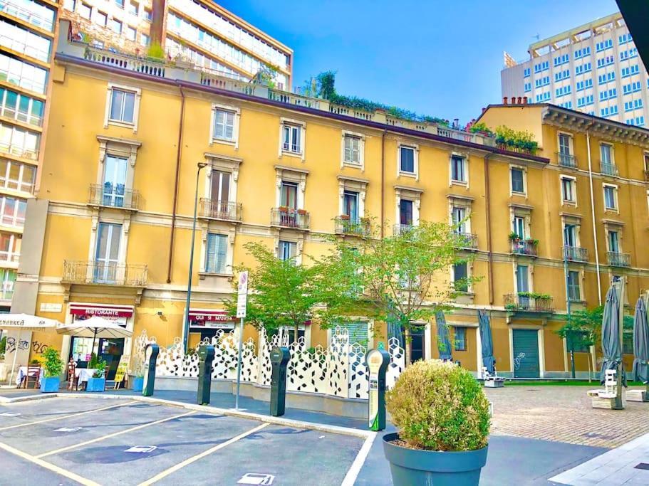 Gold House Stazione Mailand